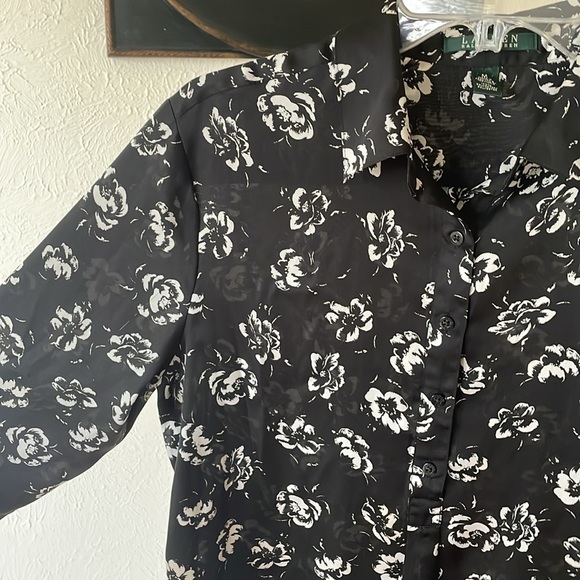 Ralph Lauren beautiful silky floral button down blouse - Picture 2 of 8
